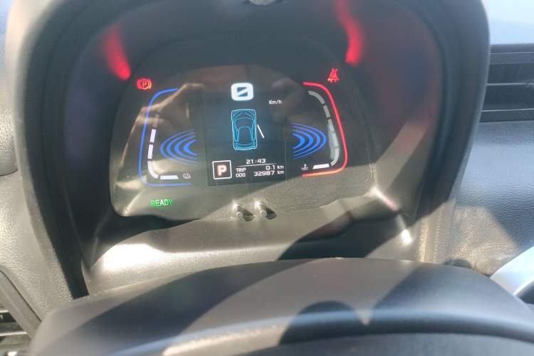 Used Zotye E200 2018 Pro Model Odometer Close Up