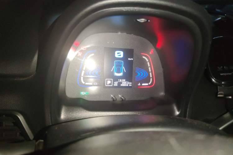 Used Zotye E200 2018 Pro Model Odometer Close Up