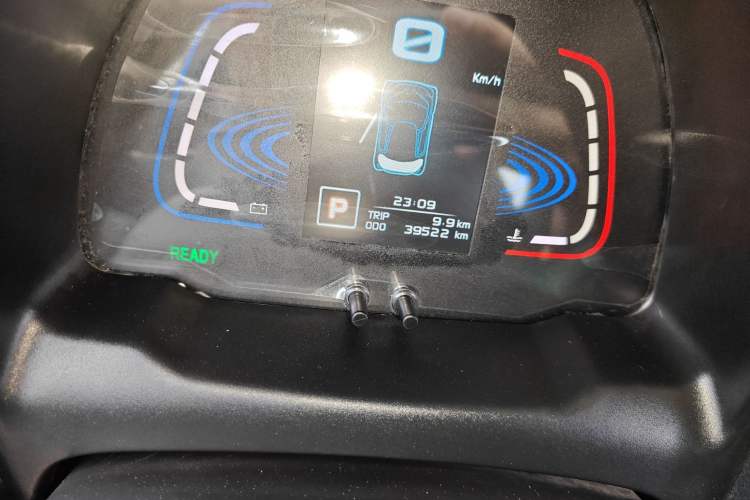 Used Zotye E200 2018 Flying Fish Model Odometer Close Up