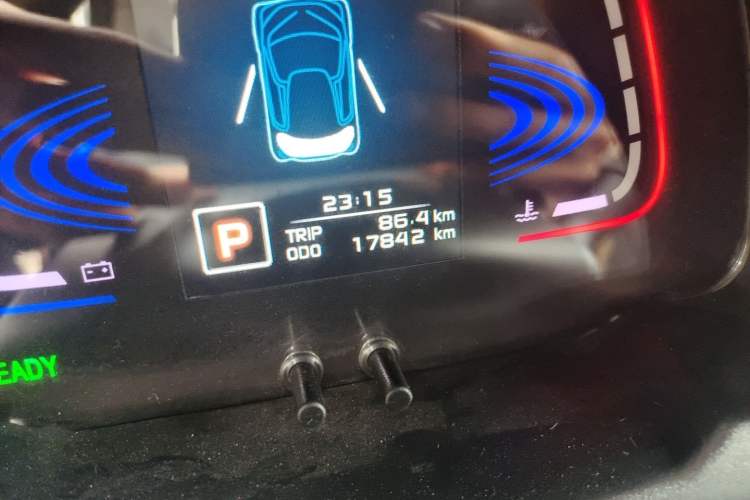 Used Zotye E200 2018 Pro Model Odometer Close Up