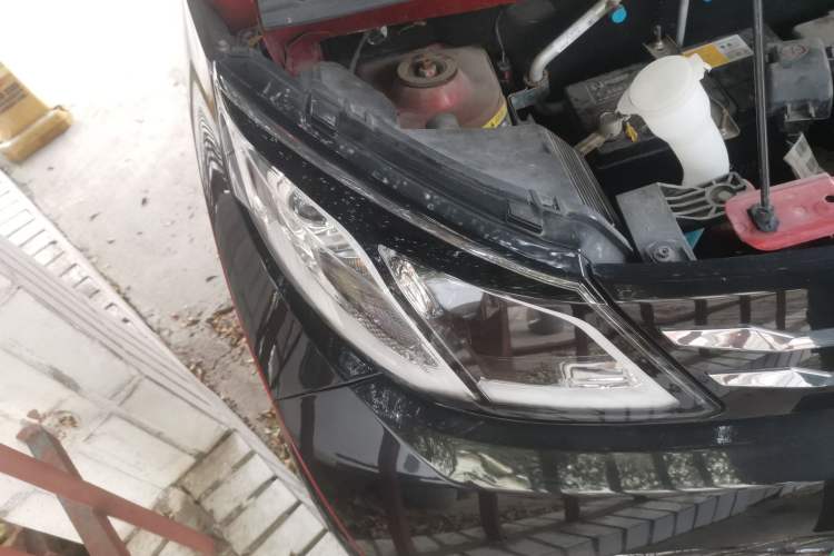 Used Zotye E200 2018 Pro Model Right Front Headlight