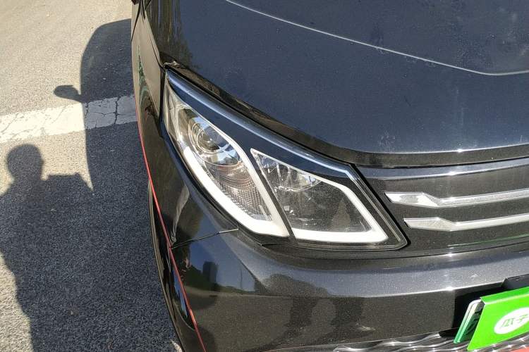 Used Zotye E200 2018 Pro Model Right Front Headlight