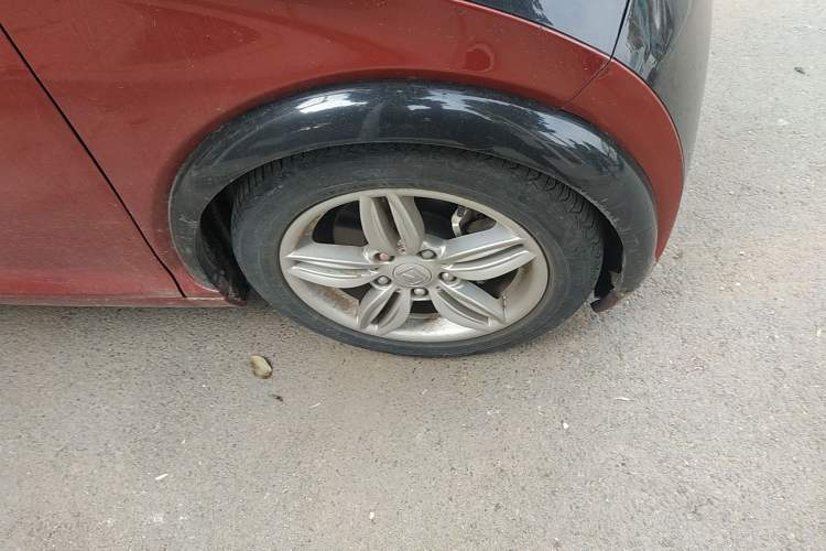 Used Zotye E200 2018 Flying Fish Model Right Front Wheel Hub