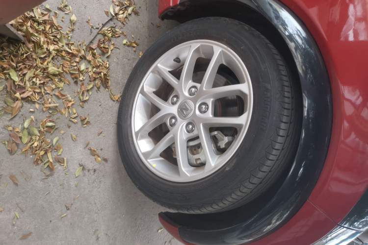 Used Zotye E200 2018 Pro Model Right Front Wheel Hub
