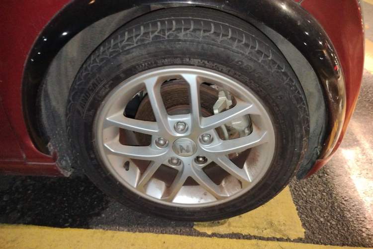 Used Zotye E200 2018 Tianma Seat Right Front Wheel Hub