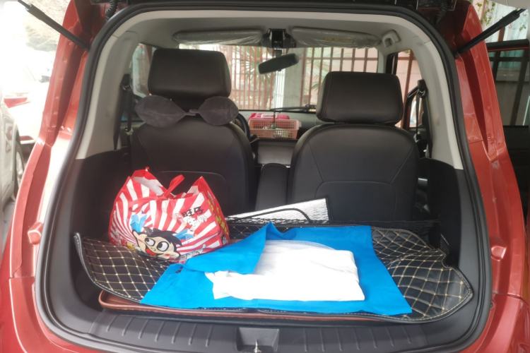 Used Zotye E200 2018 Pro Model Trunk