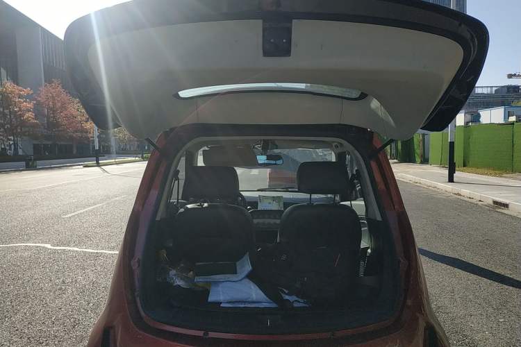 Used Zotye E200 2018 Pro Model Trunk
