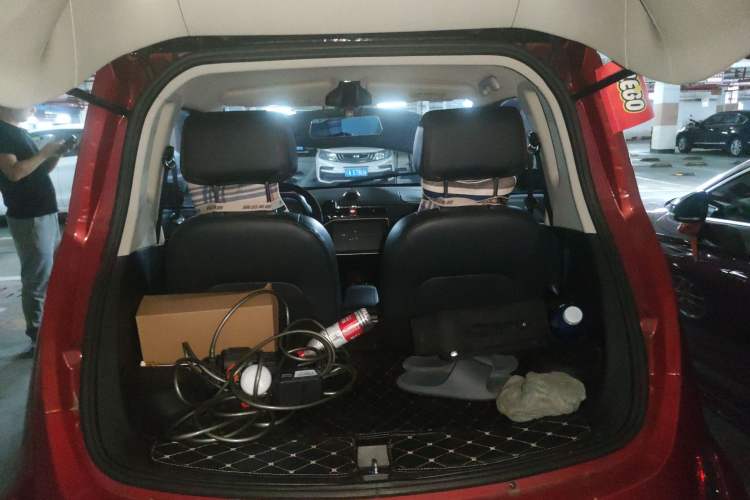 Used Zotye E200 2018 Pro Model Trunk