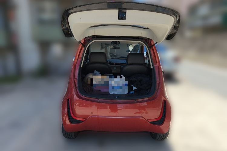 Used Zotye E200 2018 Pro Model Trunk