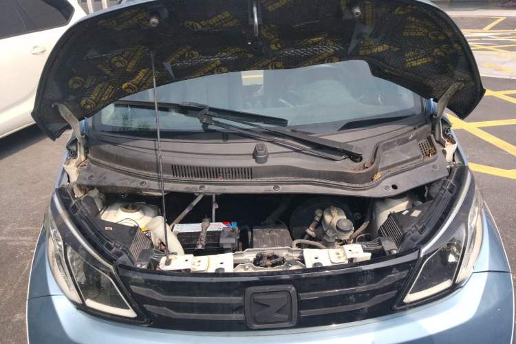 Used Zotye E200 2018 Flying Fish Model Engine Bay