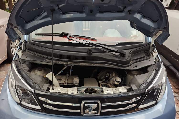 Used Zotye E200 2018 Flying Fish Model Engine Bay
