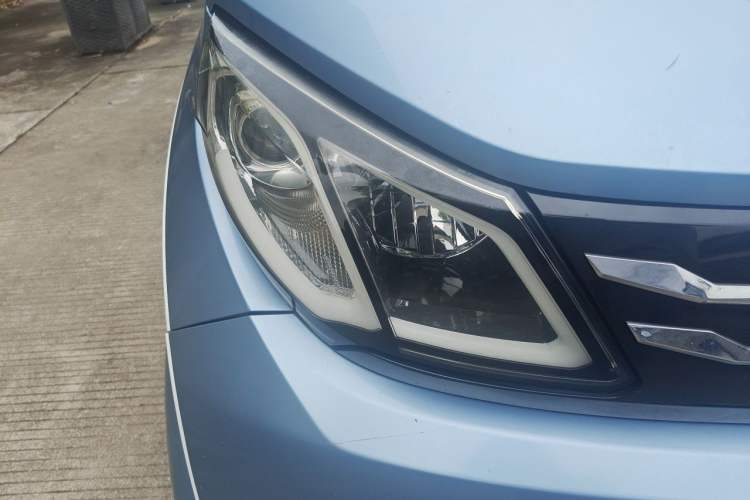 Used Zotye E200 2018 Pro Model Right Front Headlight