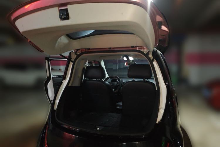 Used Zotye E200 2018 Pro Model Trunk