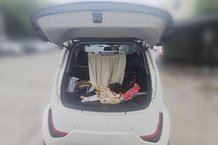 Used Zotye E200 2018 Pro Model Trunk