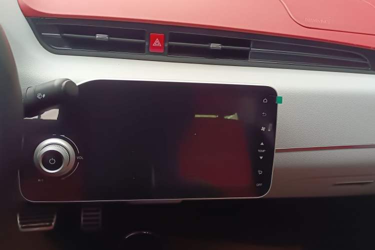 Used Zotye E200 2018 Flying Fish Model Audio And AC Panel