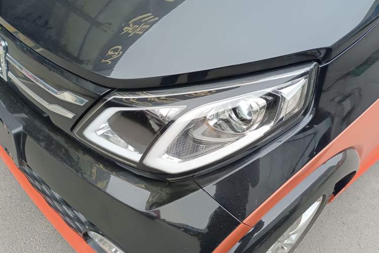 Used Zotye E200 2018 Flying Fish Model Left Front Headlight