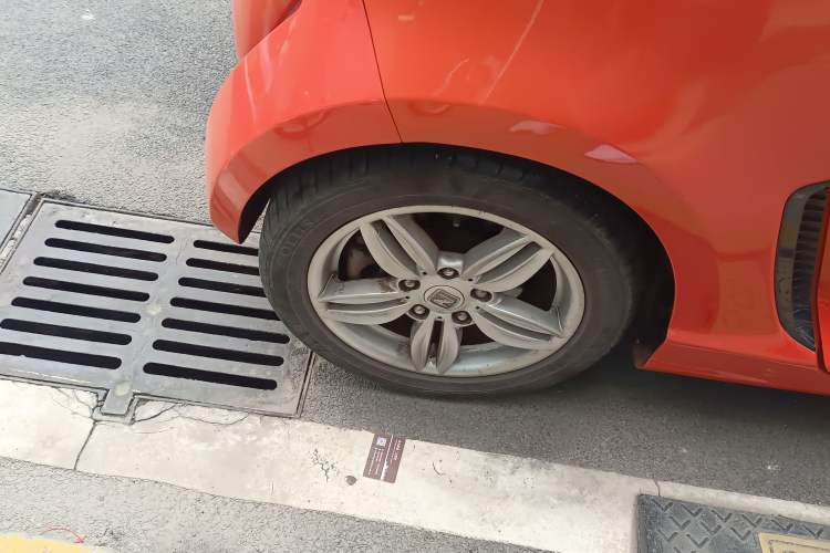 Used Zotye E200 2018 Flying Fish Model Right Rear Wheel Hub