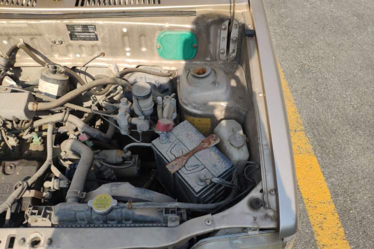 Used Zotye Jiangnan TT 2010 0.8L Comfort Version Engine Bay Left