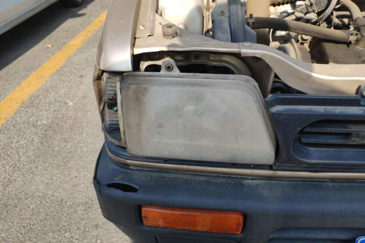 Used Zotye Jiangnan TT 2010 0.8L Comfort Version Right Front Headlight