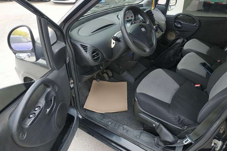 Used Zotye M300 2010 1.6L Gasoline Standard 6-Seater Driver Seat