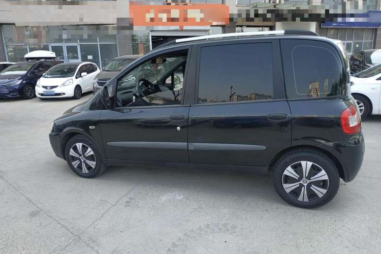 Used Zotye M300 2010 1.6L Gasoline Standard 6-Seater Left Side