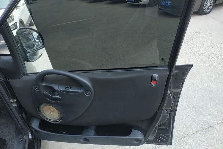 Used Zotye M300 2010 1.6L Gasoline Standard 6-Seater Right Front Door Interior