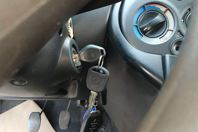 Used Zotye M300 2010 1.6L Gasoline Standard 6-Seater Vehicle Key