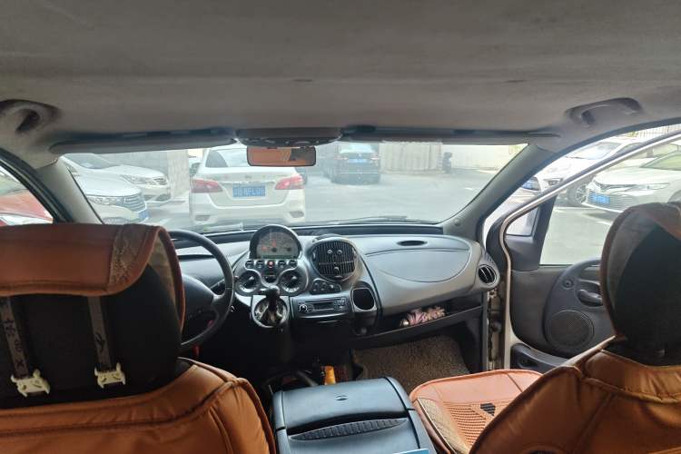 Used Zotye M300 2010 1.6L Gasoline Standard Edition 5 Seats Headliner