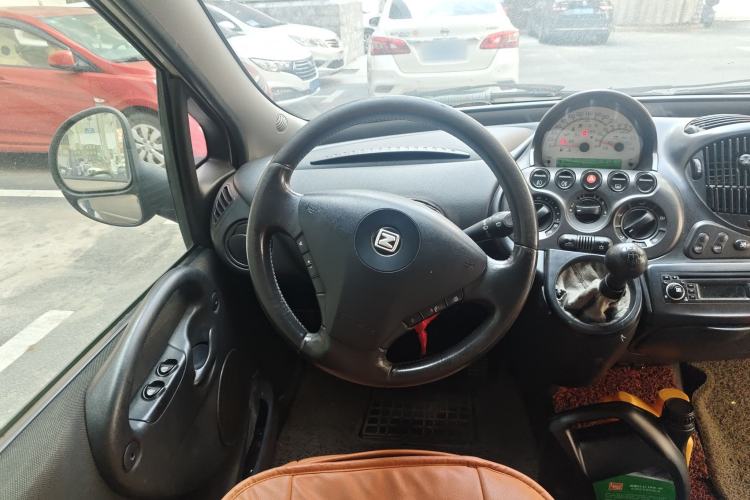Used Zotye M300 2010 1.6L Gasoline Standard Edition 5 Seats Steering Wheel