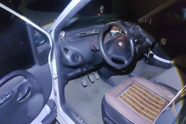 Used Zotye M300 2010 1.6L Gasoline Standard 6-Seater Driver Seat
