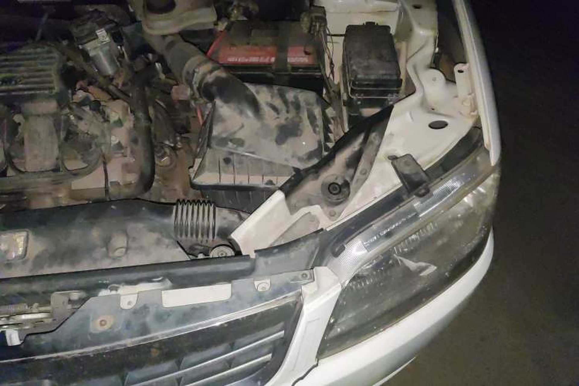 Used Zotye M300 2010 1.6L Gasoline Standard 6-Seater Engine Bay Left