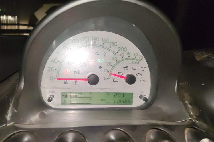 Used Zotye M300 2010 1.6L Gasoline Standard 6-Seater Instrument Cluster