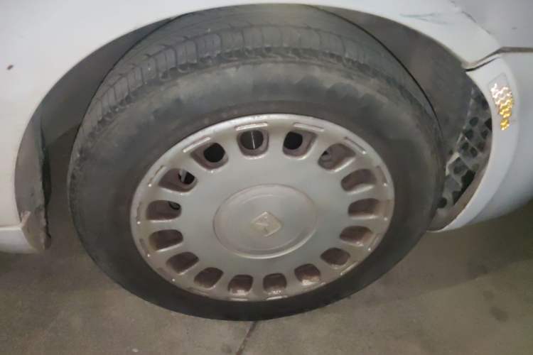 Used Zotye M300 2010 1.6L Gasoline Standard 6-Seater Right Front Wheel Hub