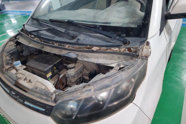 Used Zotye Sesame 2016 E30 Standard Model Engine Bay Left