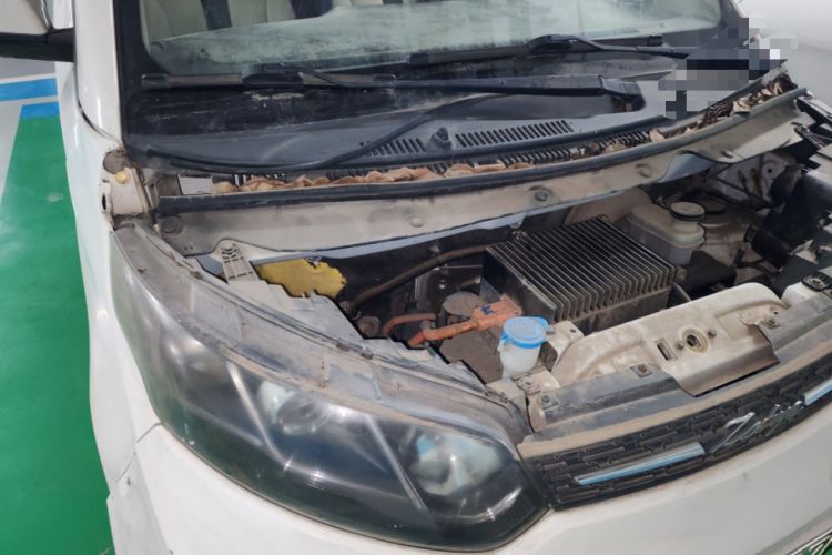 Used Zotye Sesame 2016 E30 Standard Model Engine Bay Right