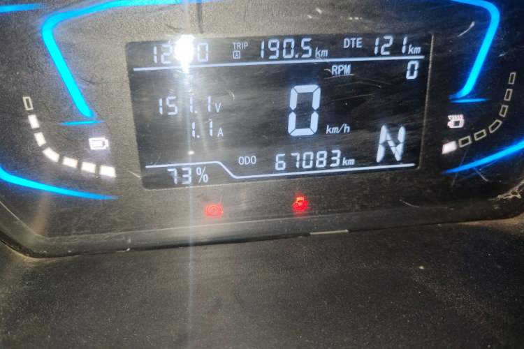 Used Zotye Sesame 2016 E30 Standard Model Odometer Close Up