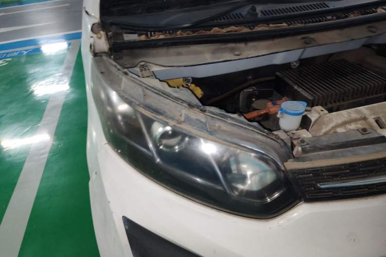 Used Zotye Sesame 2016 E30 Standard Model Right Front Headlight