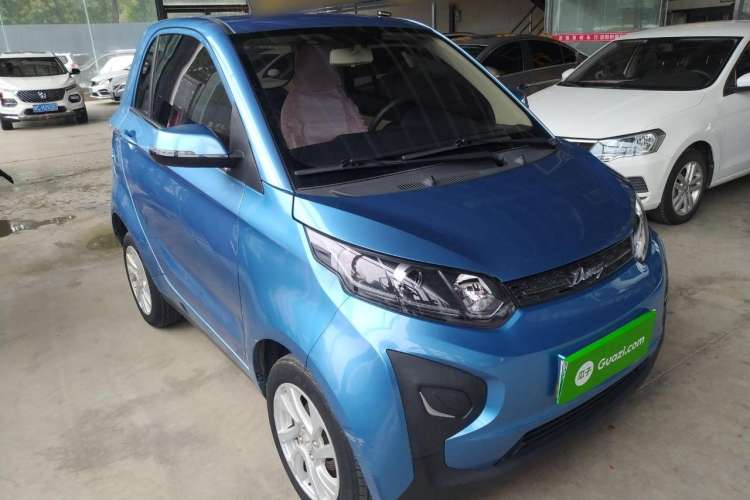 Used Zotye Sesame 2018 eZ Wing Edition Front Right 45 Deg