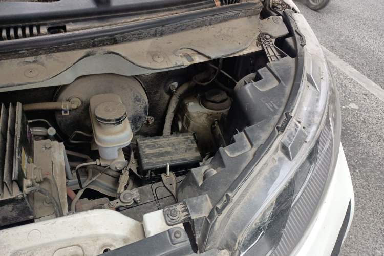 Used Zotye Sesame 2018 eZ Wing Edition Engine Bay Left