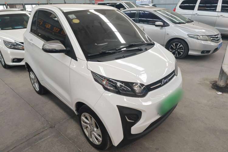 Used Zotye Sesame 2018 eZ Wing Edition Front Right 45 Deg