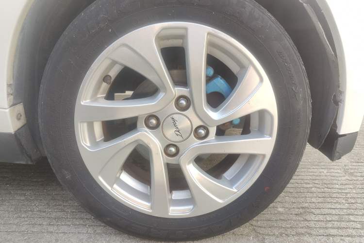 Used Zotye Sesame 2018 eZ Wing Edition Right Front Wheel Hub