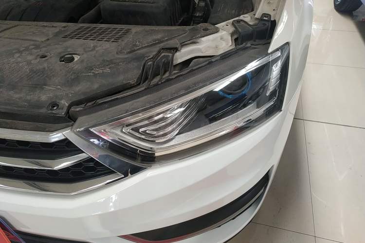Used Zotye SR7 2017 1.5T CVT Cube Heart Edition Left Front Headlight