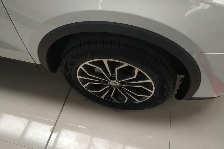 Used Zotye SR7 2017 1.5T CVT Cube Heart Edition Left Front Wheel Hub