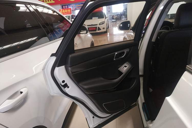 Used Zotye SR7 2017 1.5T CVT Cube Heart Edition Left Rear Door Interior
