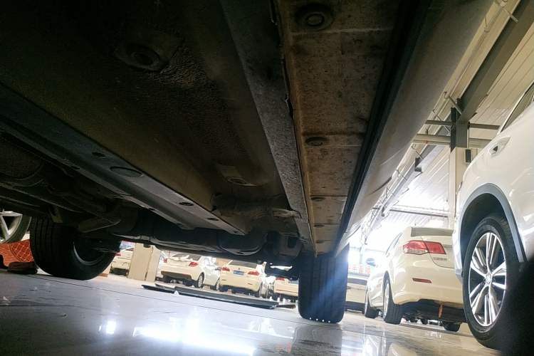 Used Zotye SR7 2017 1.5T CVT Cube Heart Edition Left Side Sill