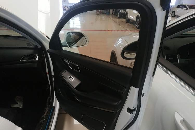 Used Zotye SR7 2017 1.5T CVT Cube Heart Edition Right Front Door Interior