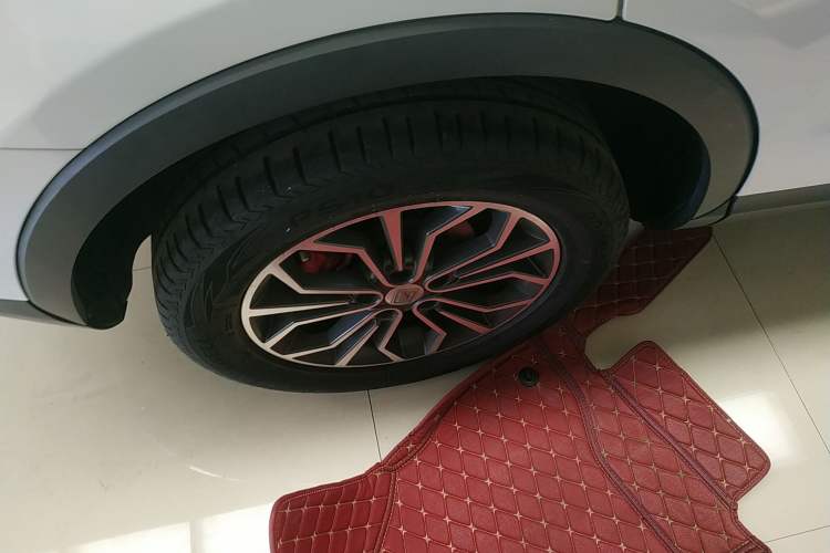 Used Zotye SR7 2017 1.5T CVT Cube Heart Edition Right Rear Wheel Hub