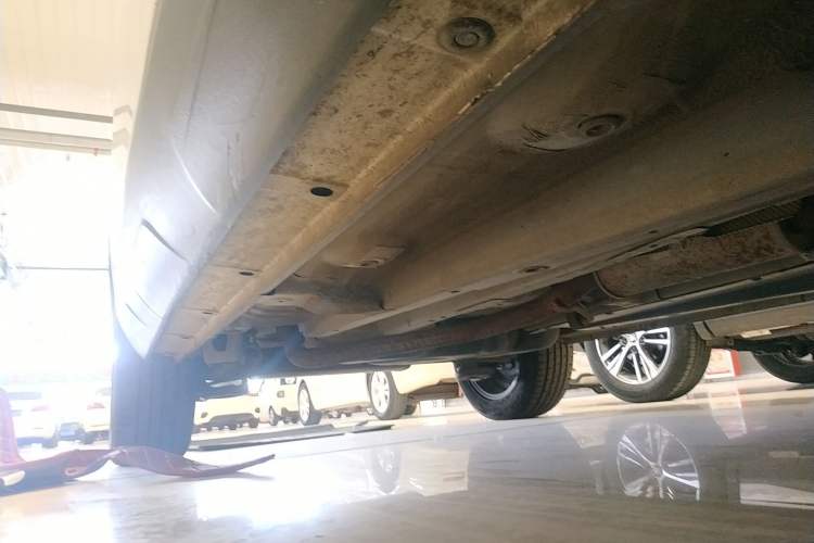 Used Zotye SR7 2017 1.5T CVT Cube Heart Edition Right Side Sill