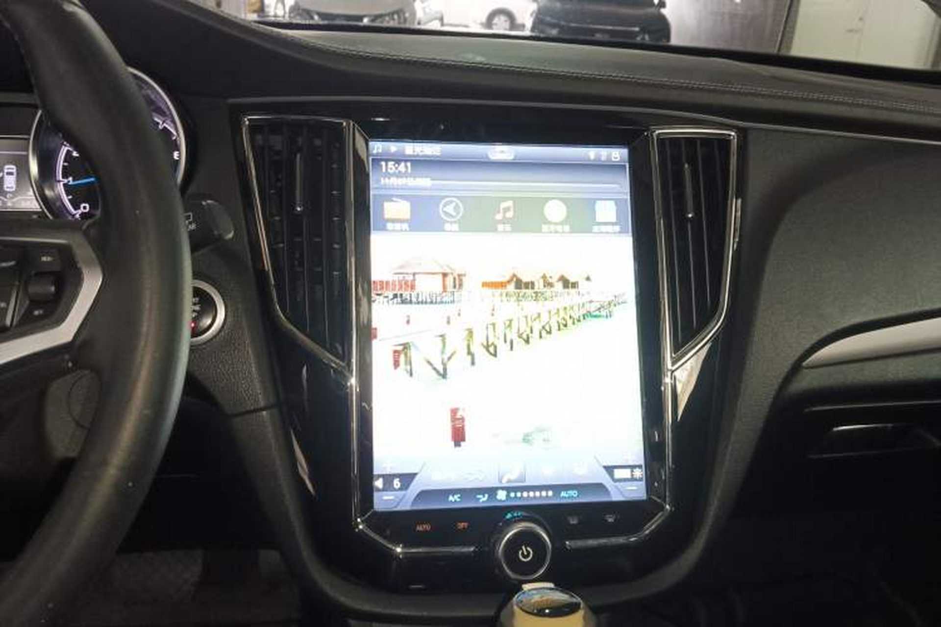 Used Zotye SR7 2016 1.5T CVT Cube Heart Edition China V Standard Audio And AC Panel