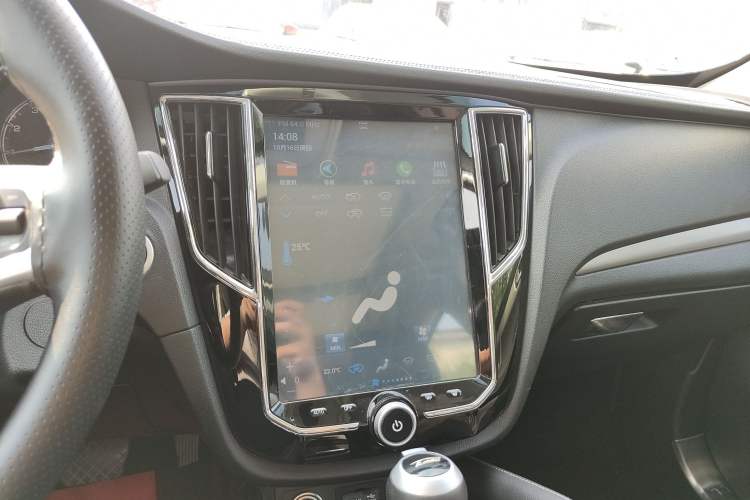 Used Zotye SR7 2016 1.5T CVT Cube Heart Edition China V Standard Audio And AC Panel
